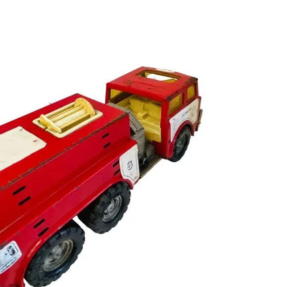 Vintage Large Tonka Toy Fire Truck Red Metal Plastic Model Rusty 1986 MetalSo